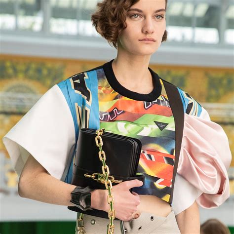 Louis Vuitton 2021 Rendez